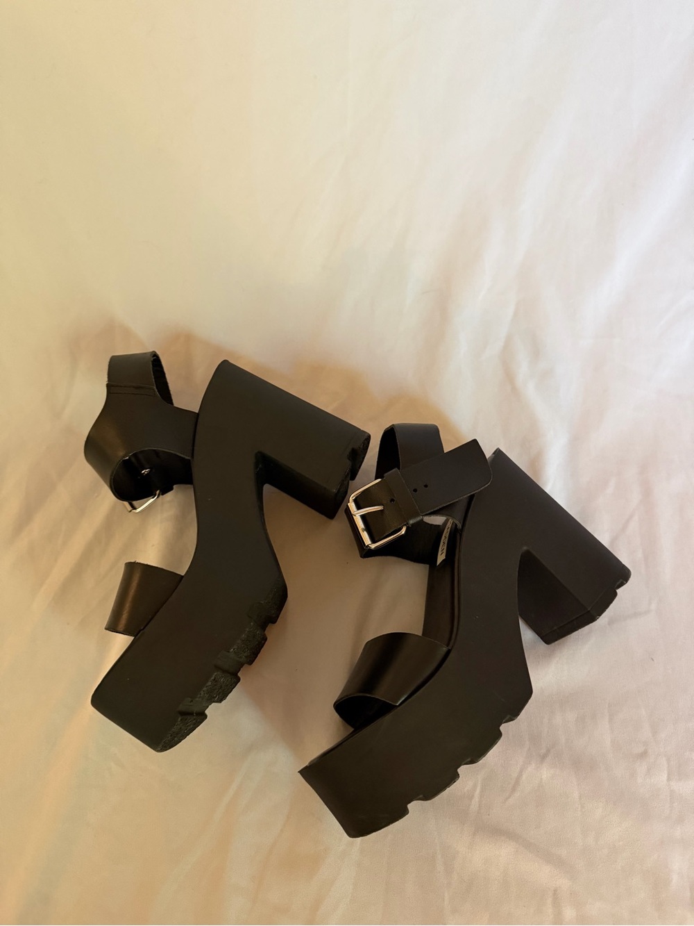 Steve Madden Black Platform Buckle Sandals - Picture 4 of 7
